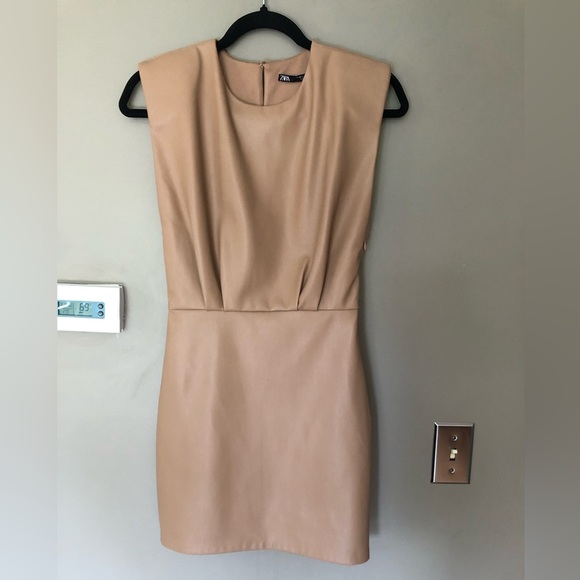 ZARA Taupe Faux Leather Mini Dress With Shoulder Pads Size XS EUC - Picture 5 of 9